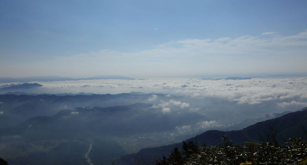 雲海が広がる白馬村